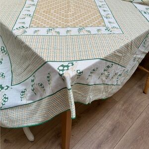 Vintage mushroom Tablecloth. Green and cream colours. Checkered with mushroom 🍄